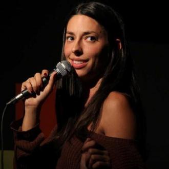 Jade Catta- Preta Jade Catta- Preta